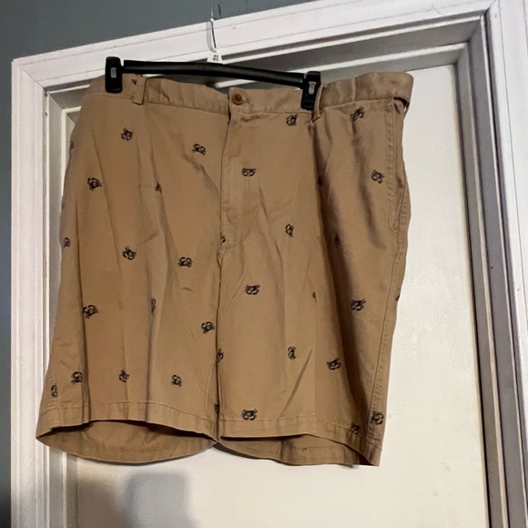 Izod Other - Izod Tan Men’s Size 44 Shorts with Navy Print NWOT